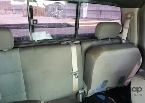 2005 Nissan Titan Xe z USA, uszkodzony, nr VIN 1N6BA06B95N549945